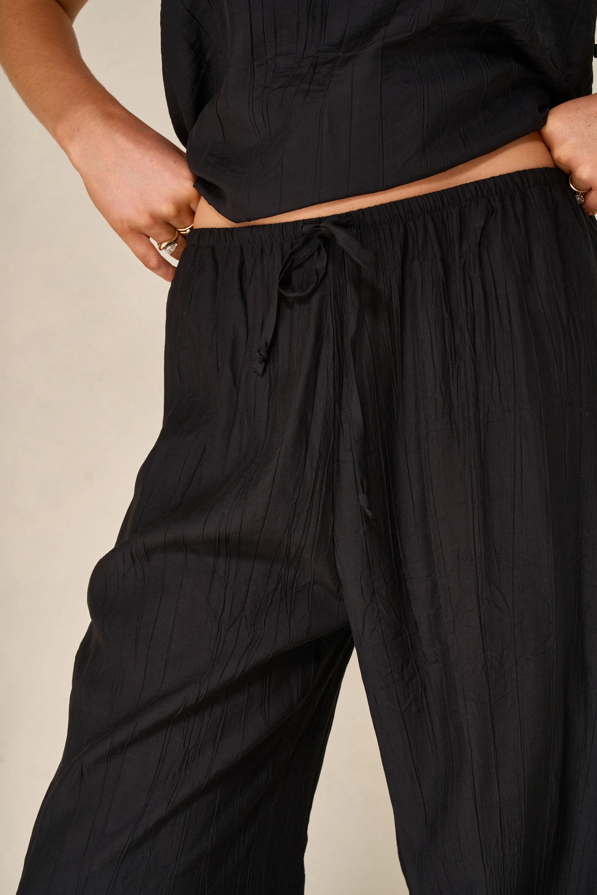 Ease Away Crinkle Pant -Black - Image 8