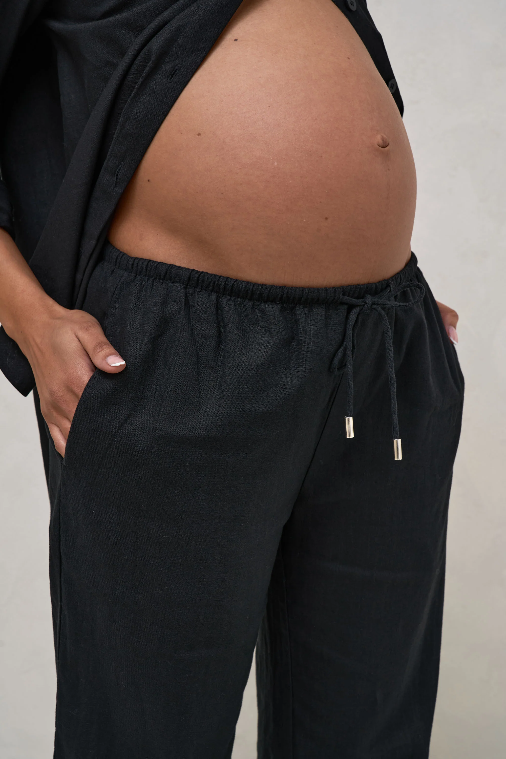 Timeless Wide Leg Linen Pant - Black - Image 3