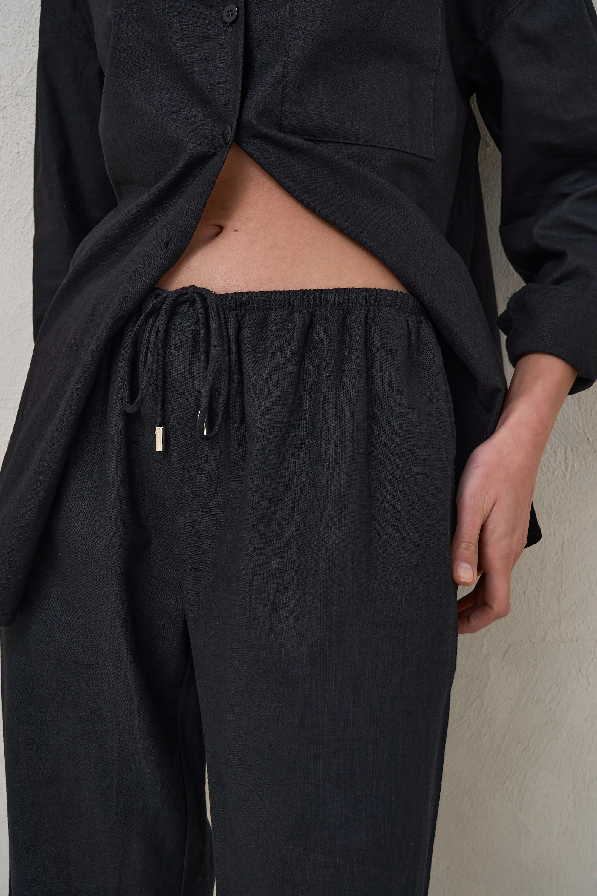 Timeless Wide Leg Linen Pant - Black - Image 7