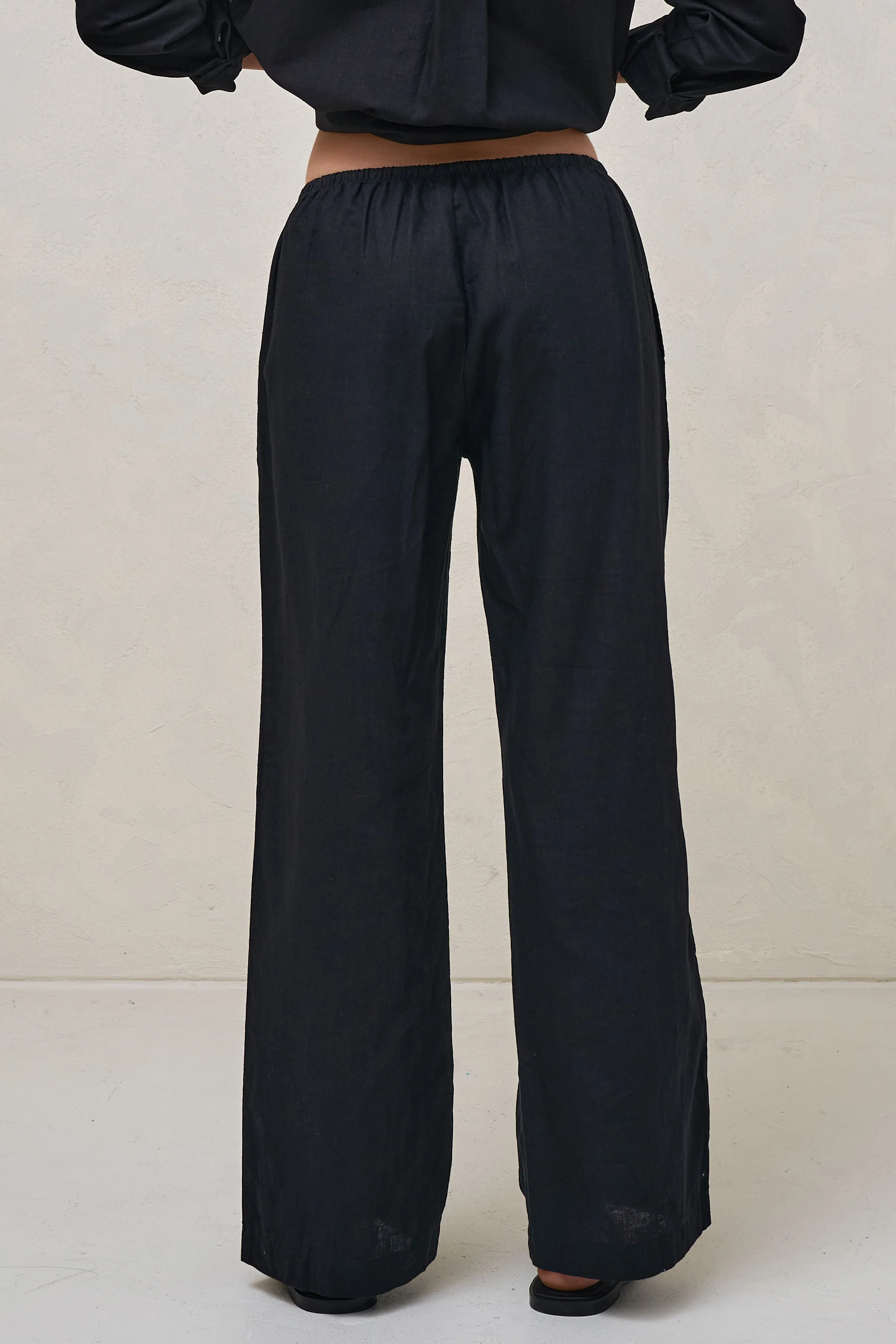 Timeless Wide Leg Linen Pant - Black - Image 8