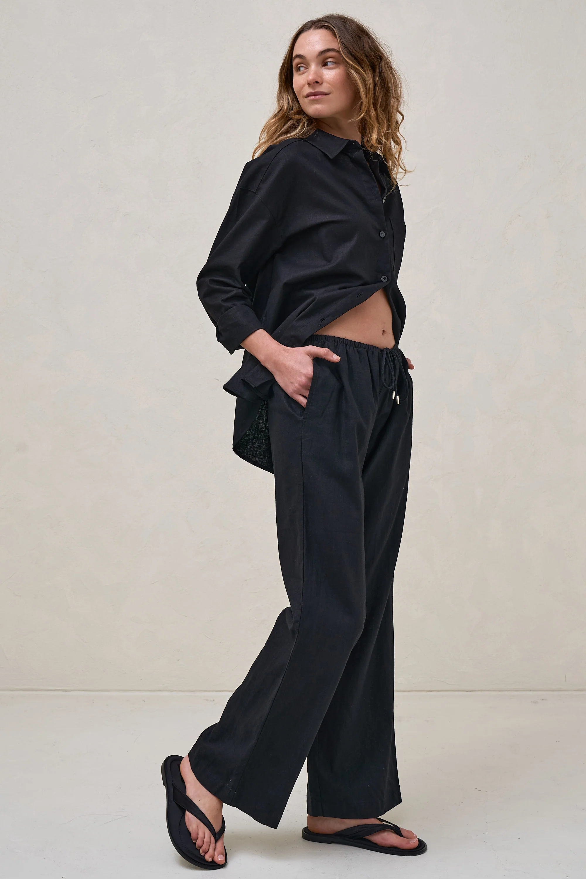 Timeless Wide Leg Linen Pant - Black - Image 9