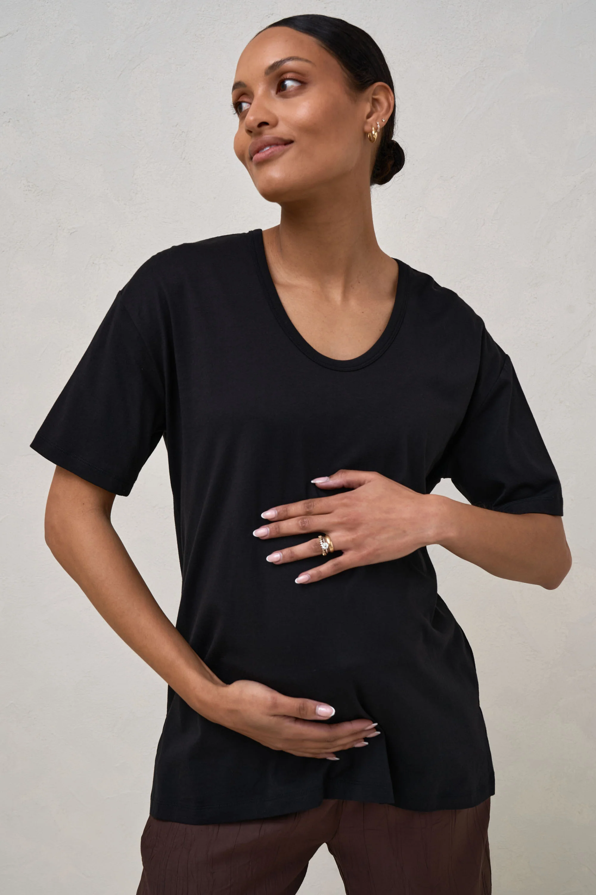 The Weekend Scoop Tee - Black*