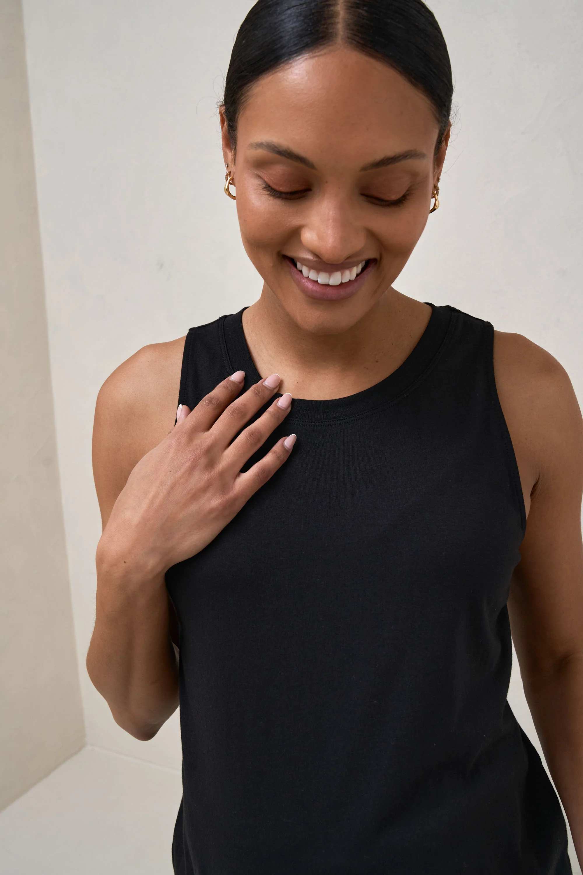 Into It tank - Black - Image 4