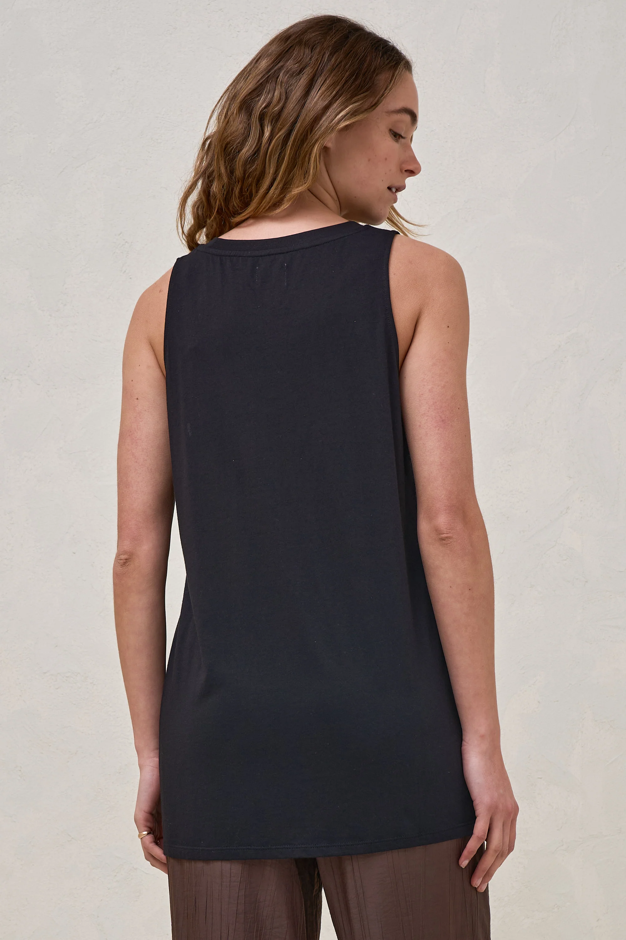 Into It tank - Black - Image 8