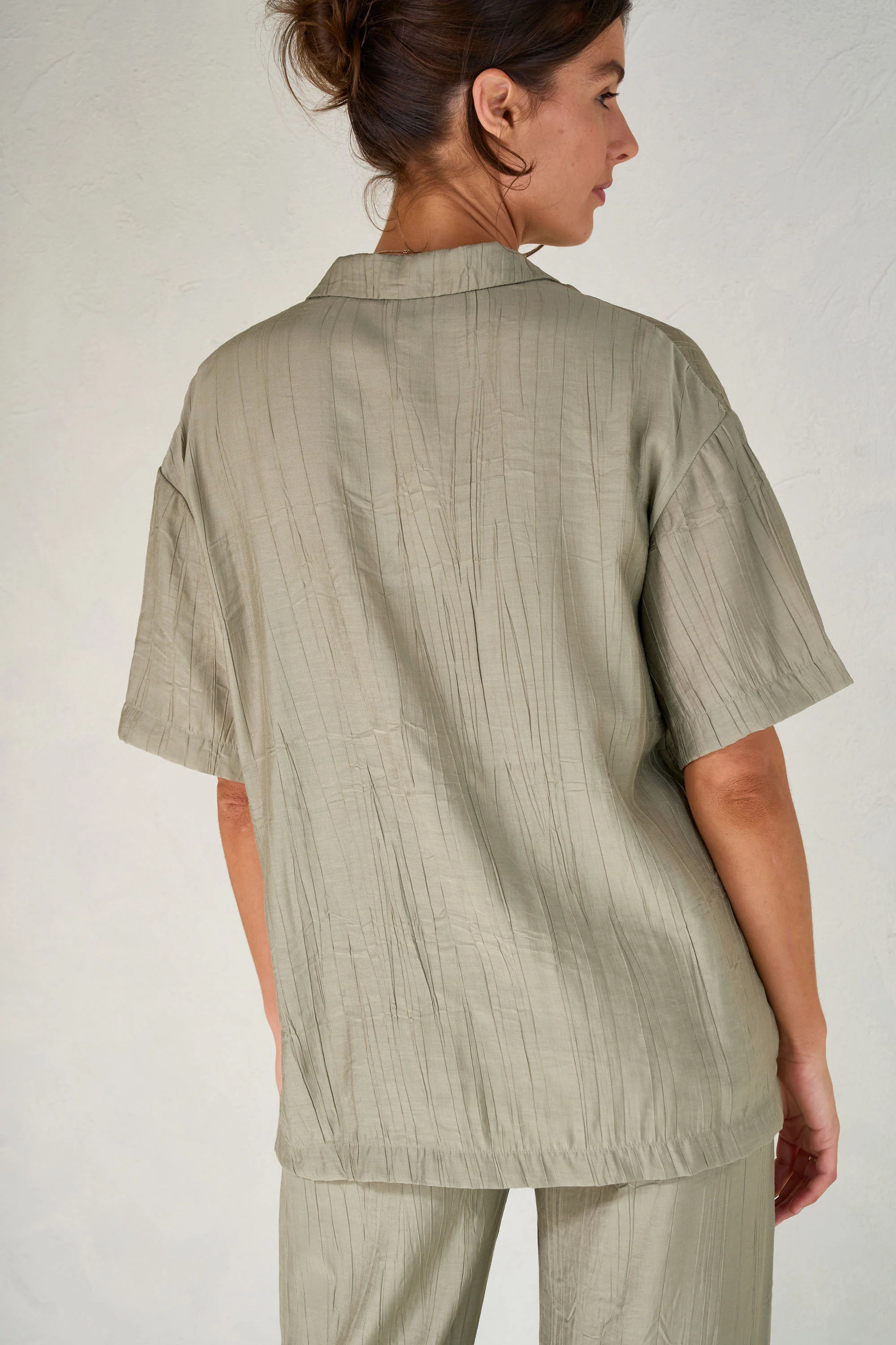 Ease Away Crinkle Shirt - Soft Khaki - Image 3