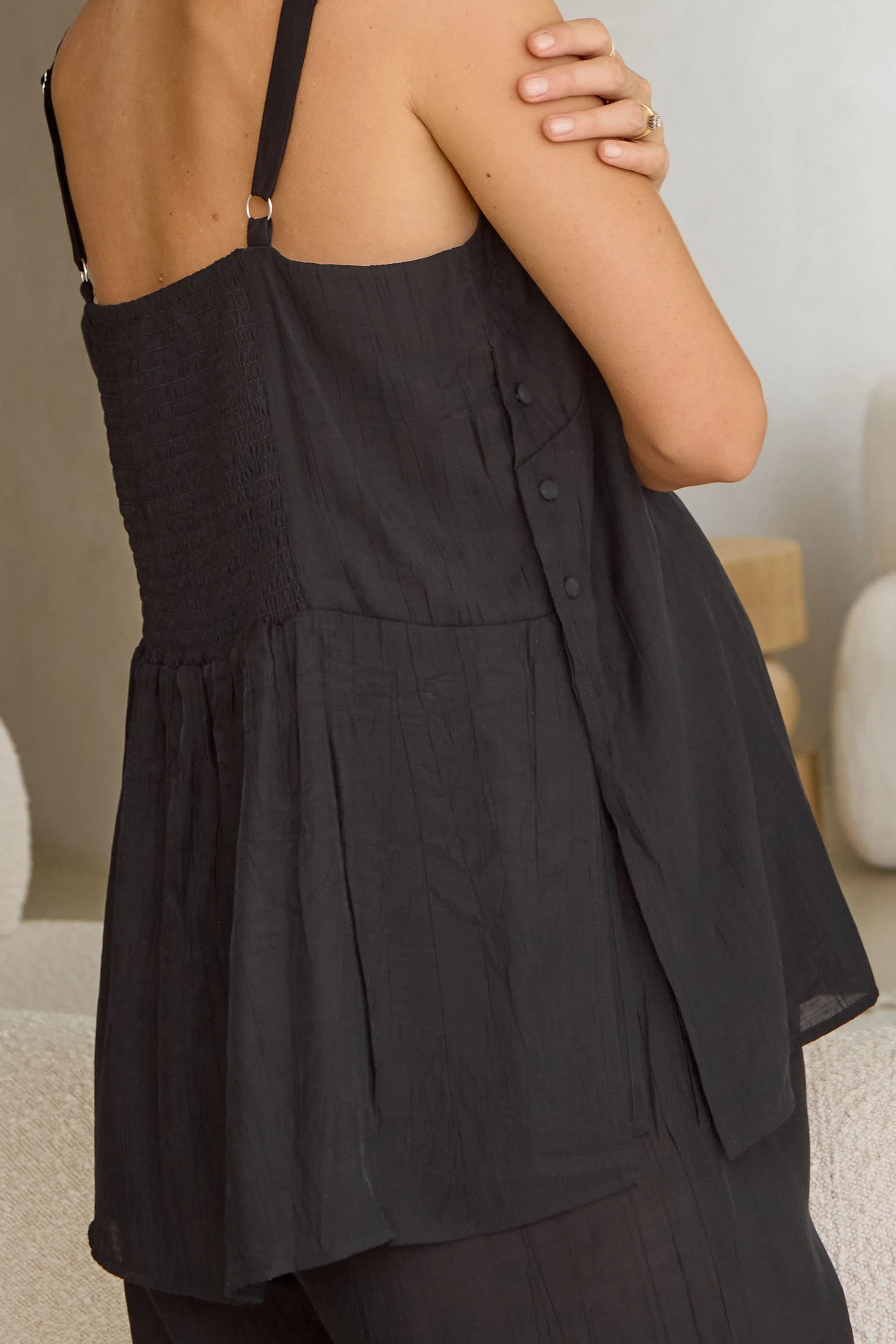 Ease Away Crinkle Top - Black - Image 4