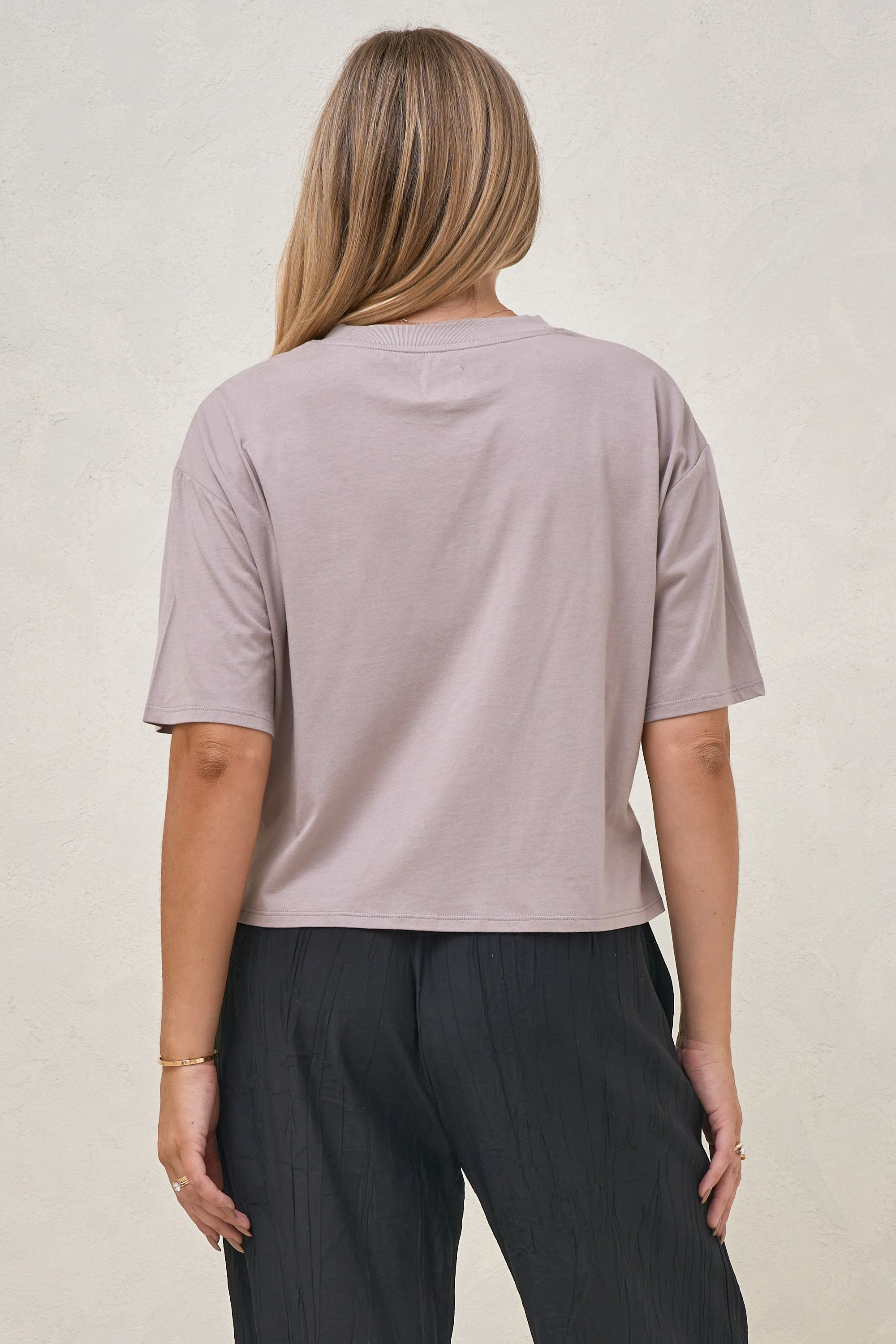 Into It Crop Tee - Taupe - Image 3