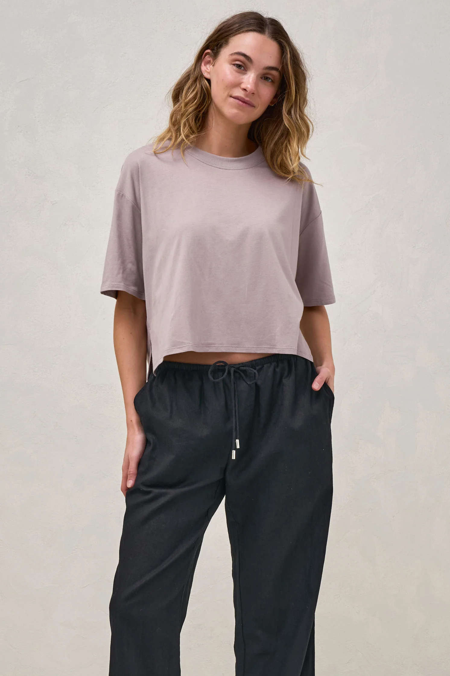 Into It Crop Tee - Taupe - Image 6