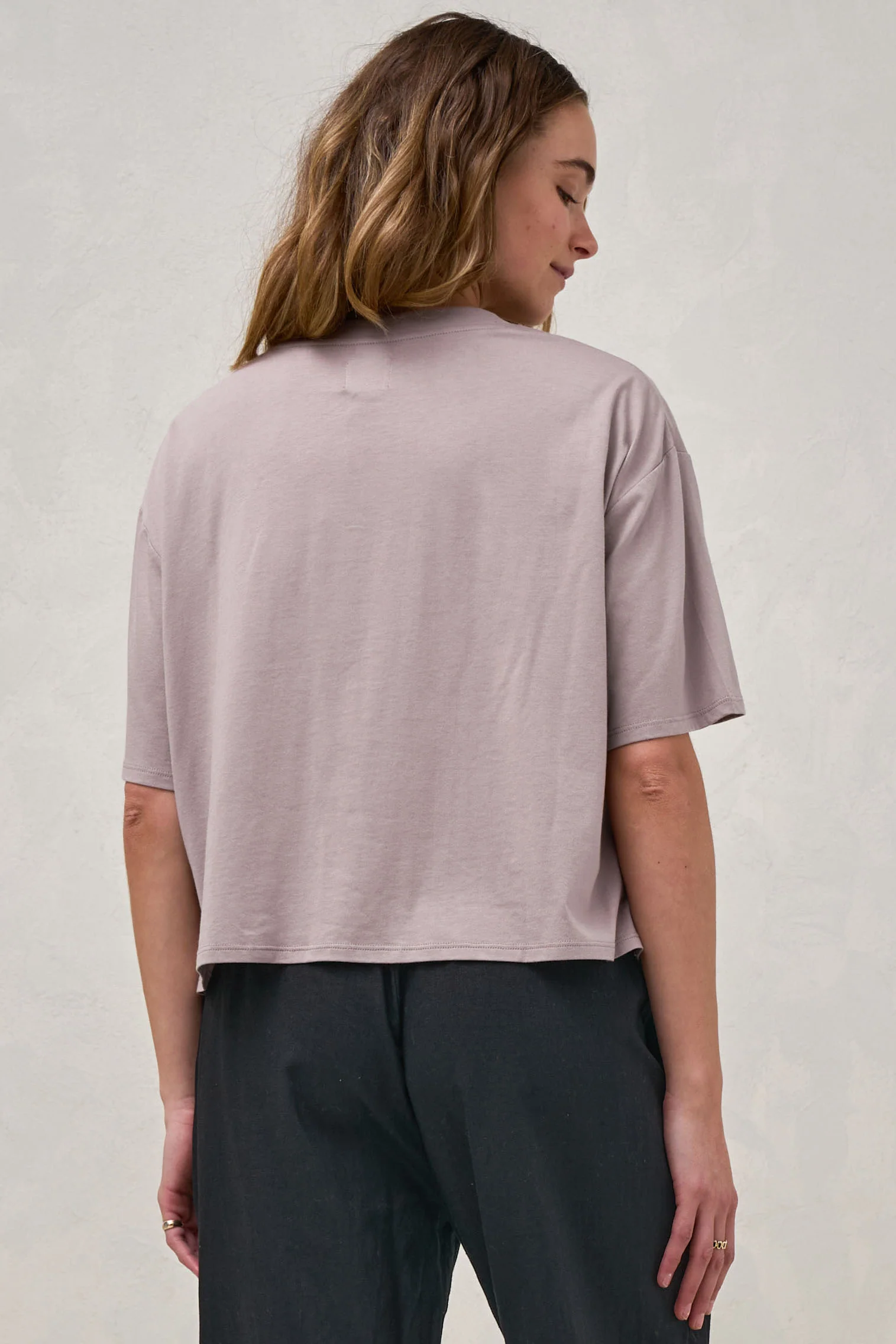 Into It Crop Tee - Taupe - Image 8