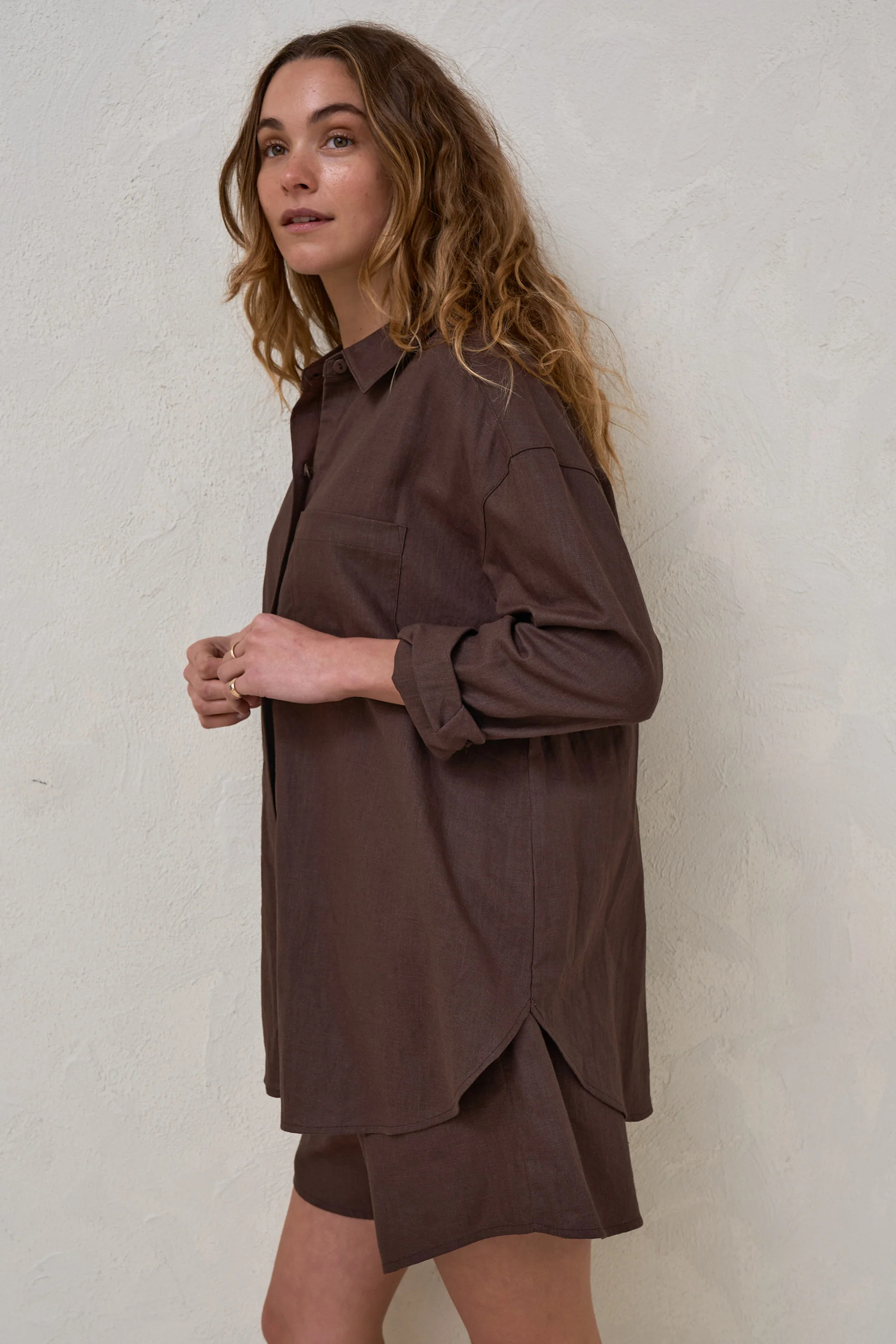 Timeless Relaxed Linen Shirt - Chocolate - Image 7