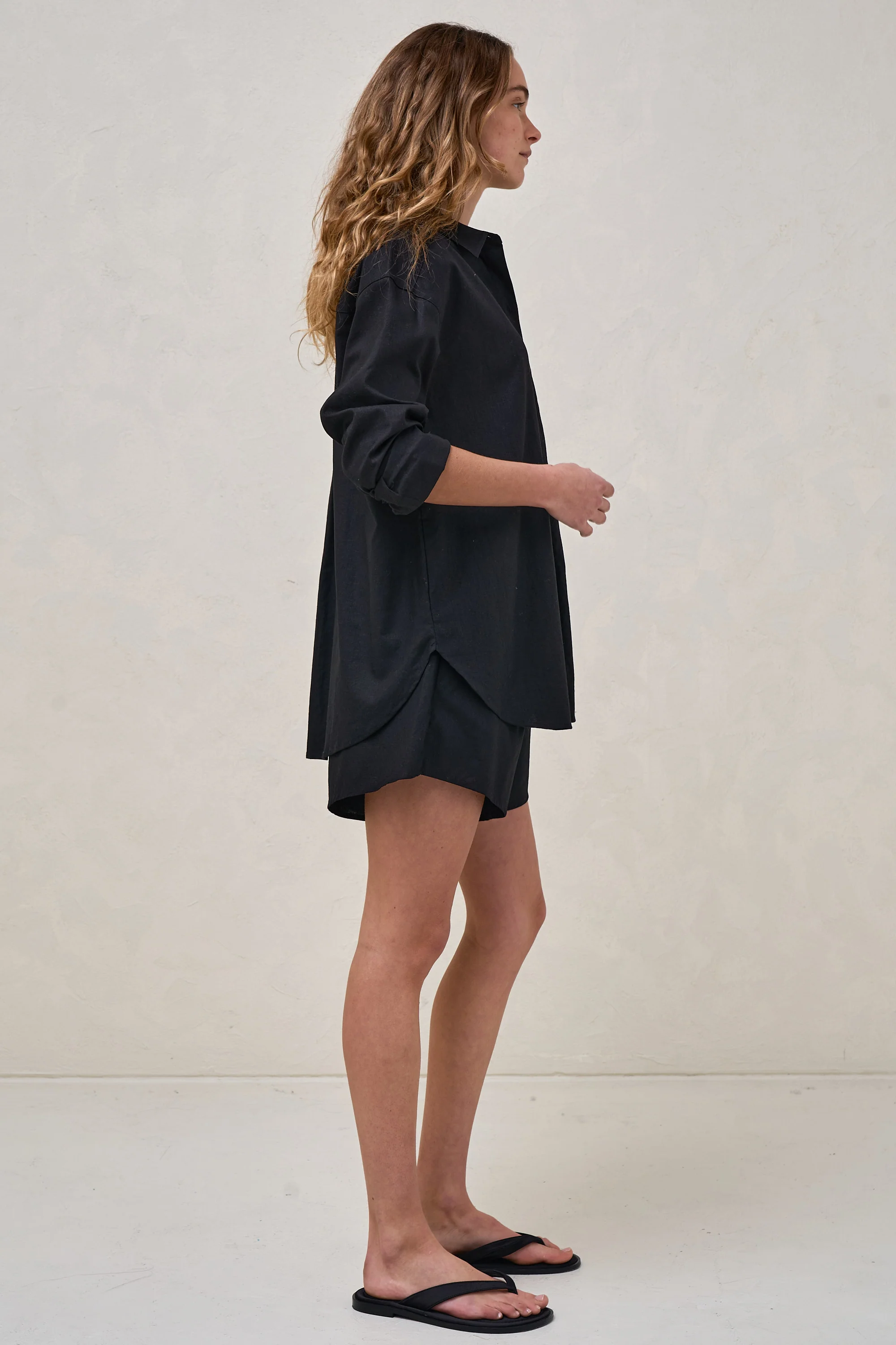 Timeless Relaxed Linen Shirt - Black - Image 9