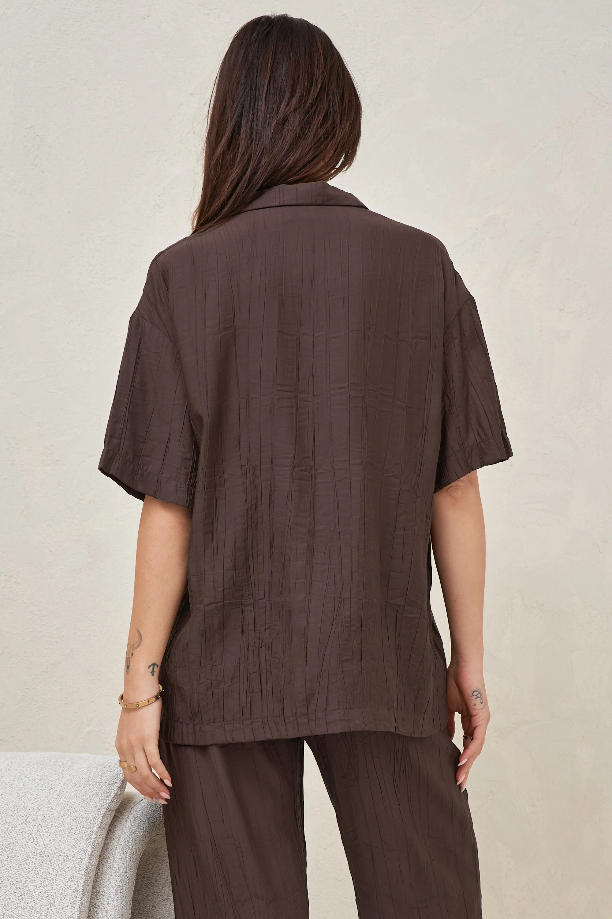 Ease Away Crinkle Shirt - Chocolate - Image 3