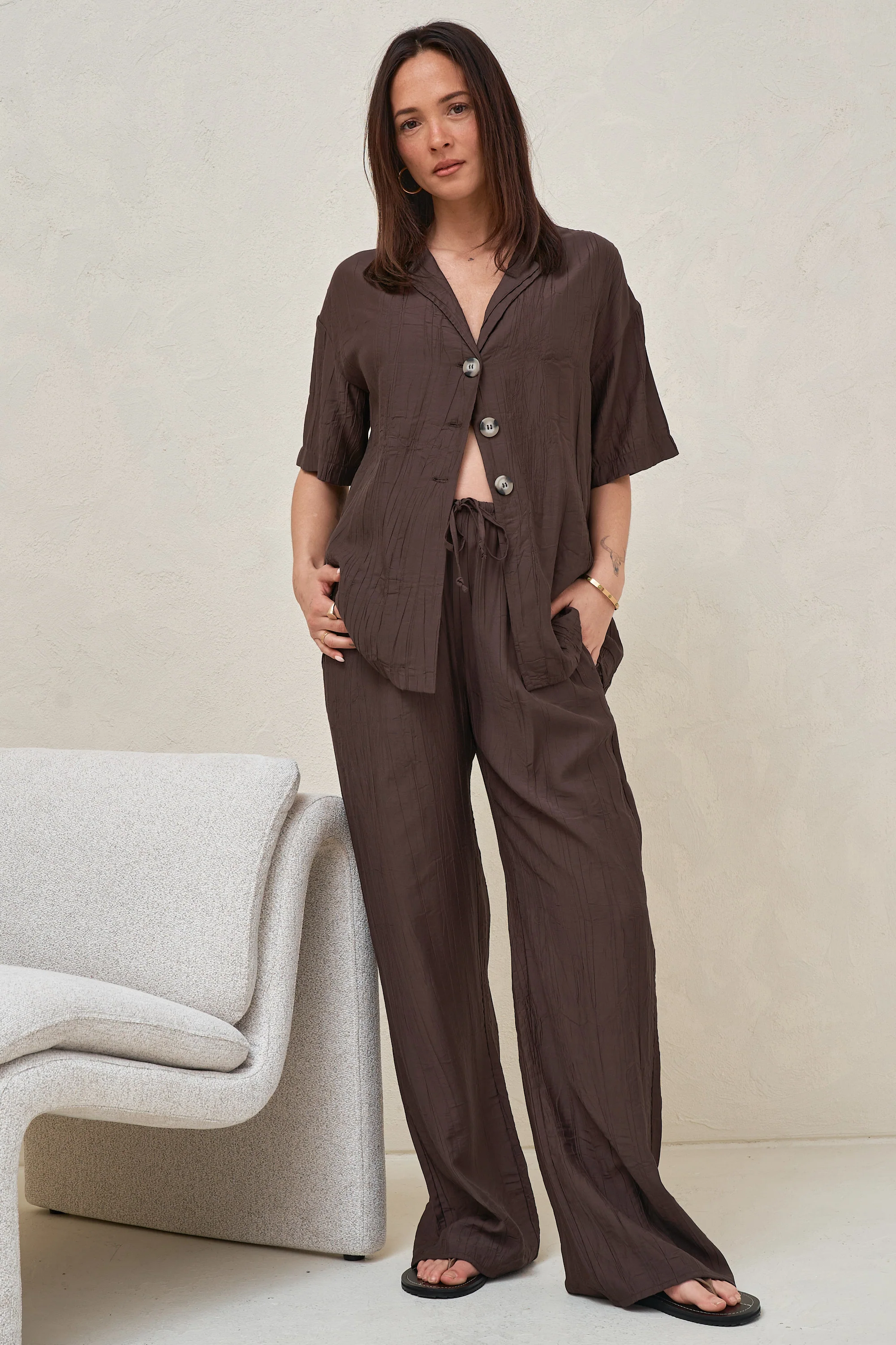 Ease Away Crinkle Shirt - Chocolate - Image 5