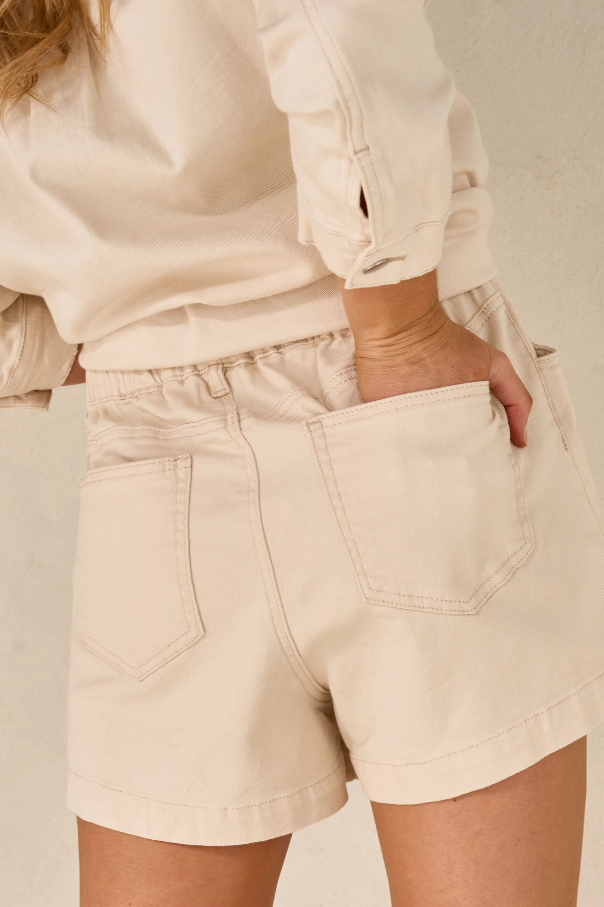 Frequent High Waist Short -Ecru - Image 10