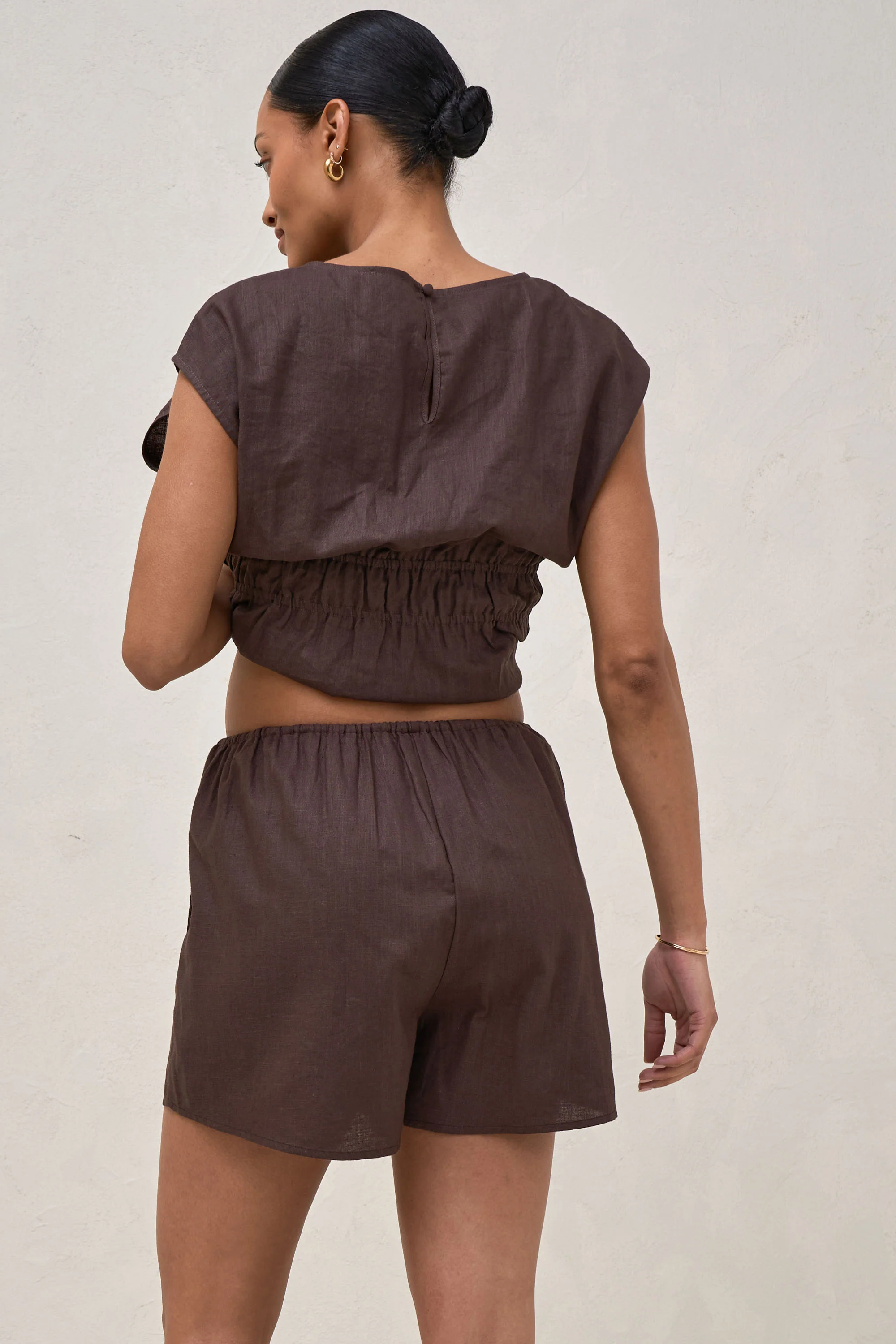 Timeless Linen Short - Chocolate - Image 3