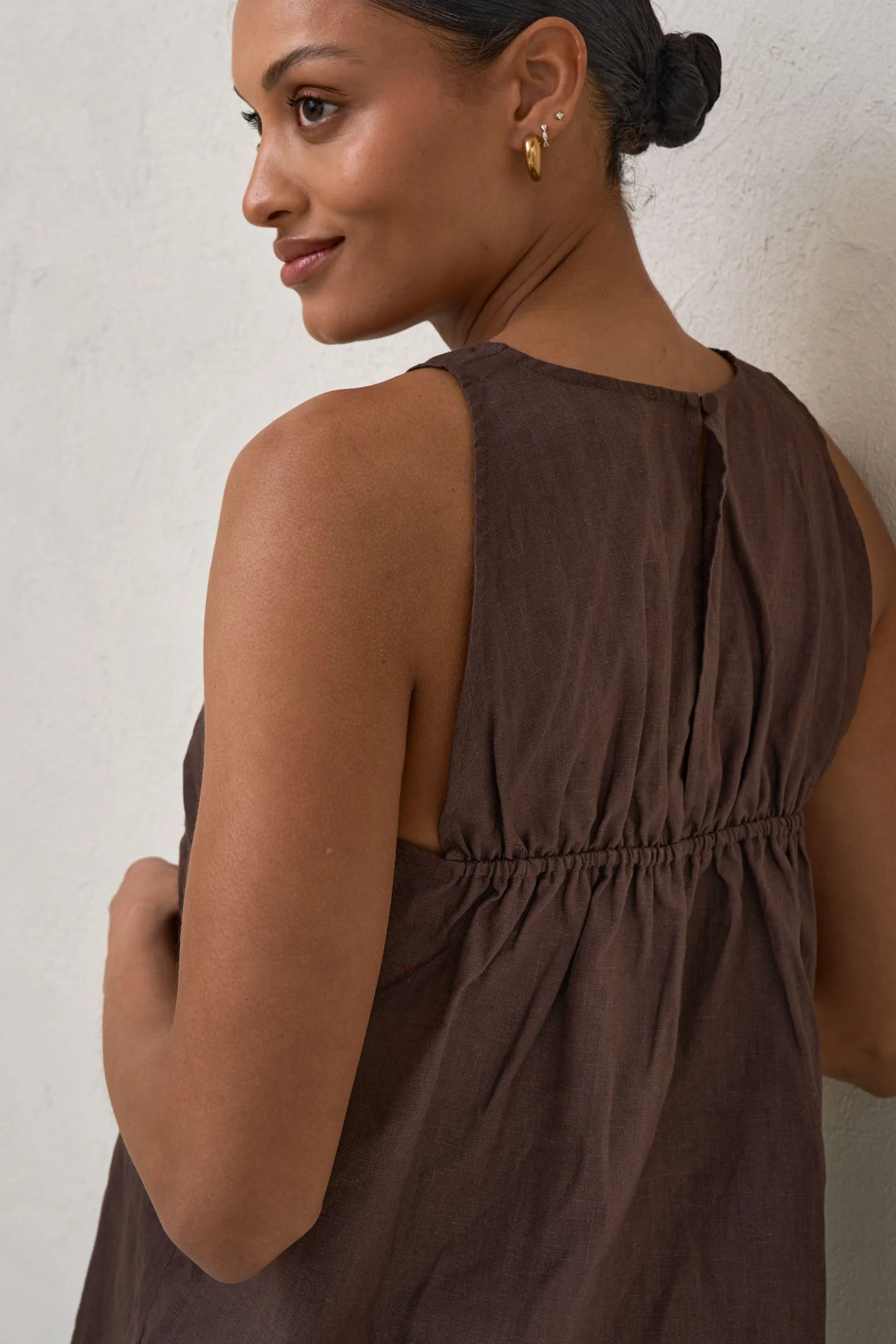 Timeless Linen Nursing Tank - Chocolate - Image 3