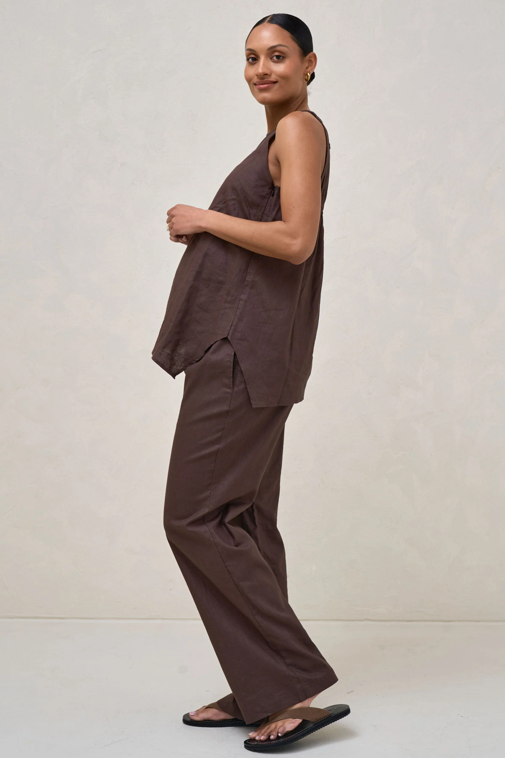 Timeless Linen Nursing Tank - Chocolate - Image 5