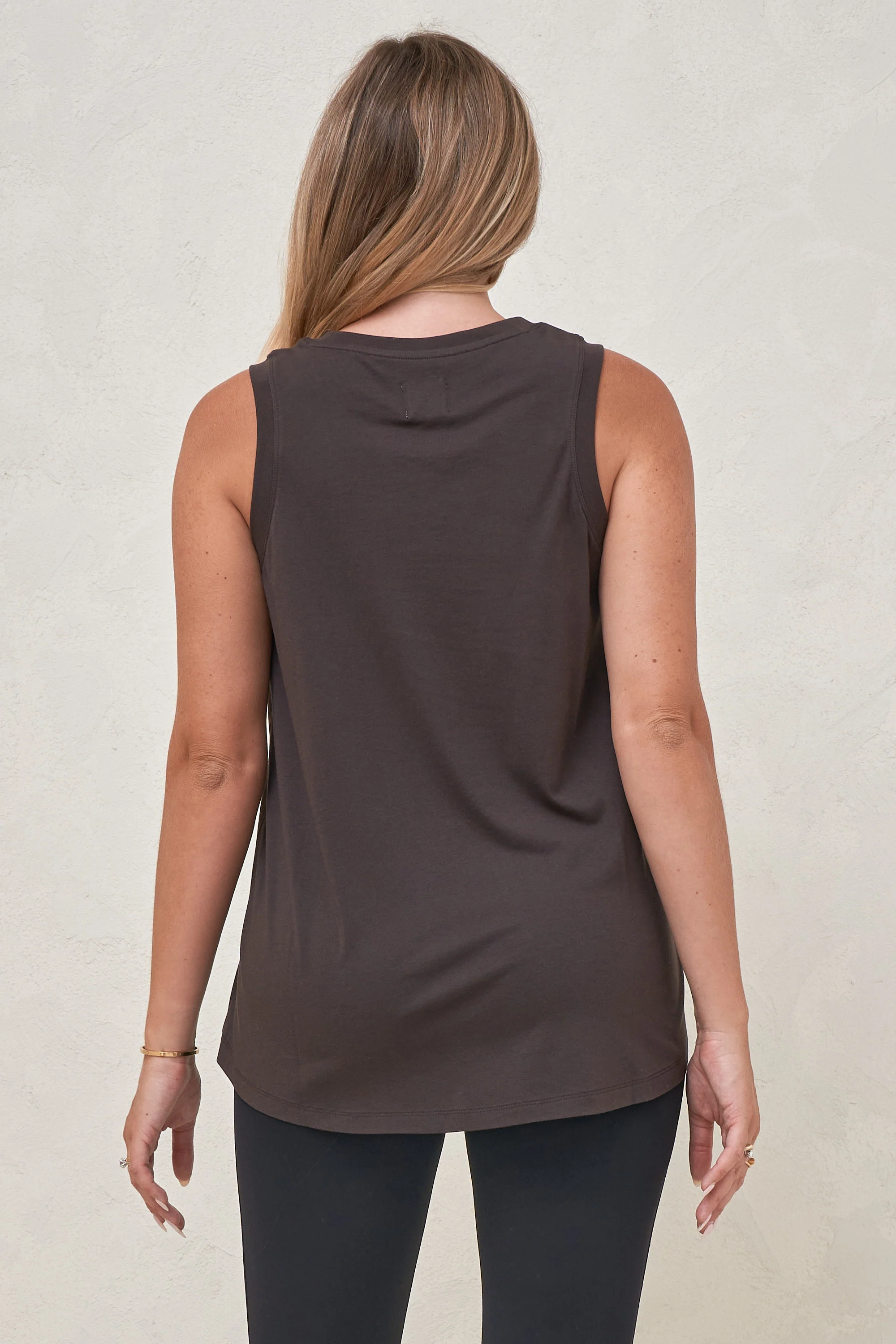 Into It Curved Hem Tank - Espresso - Image 3