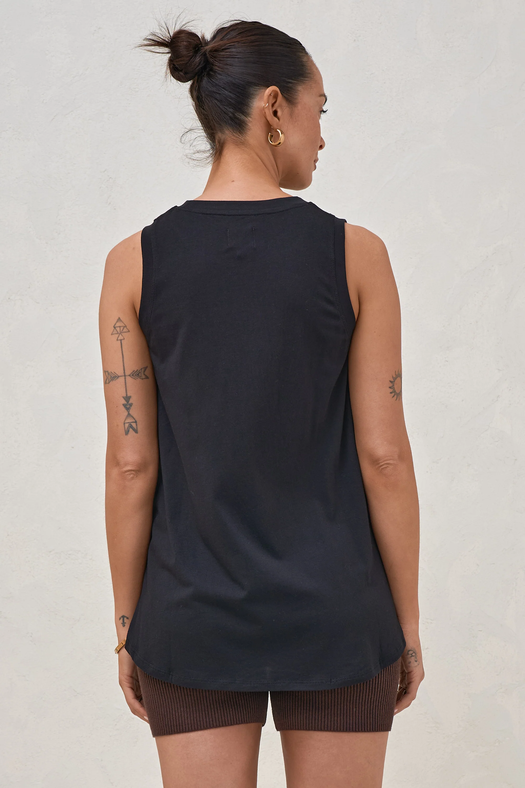 Into It Curved Hem Tank - Black - Image 2