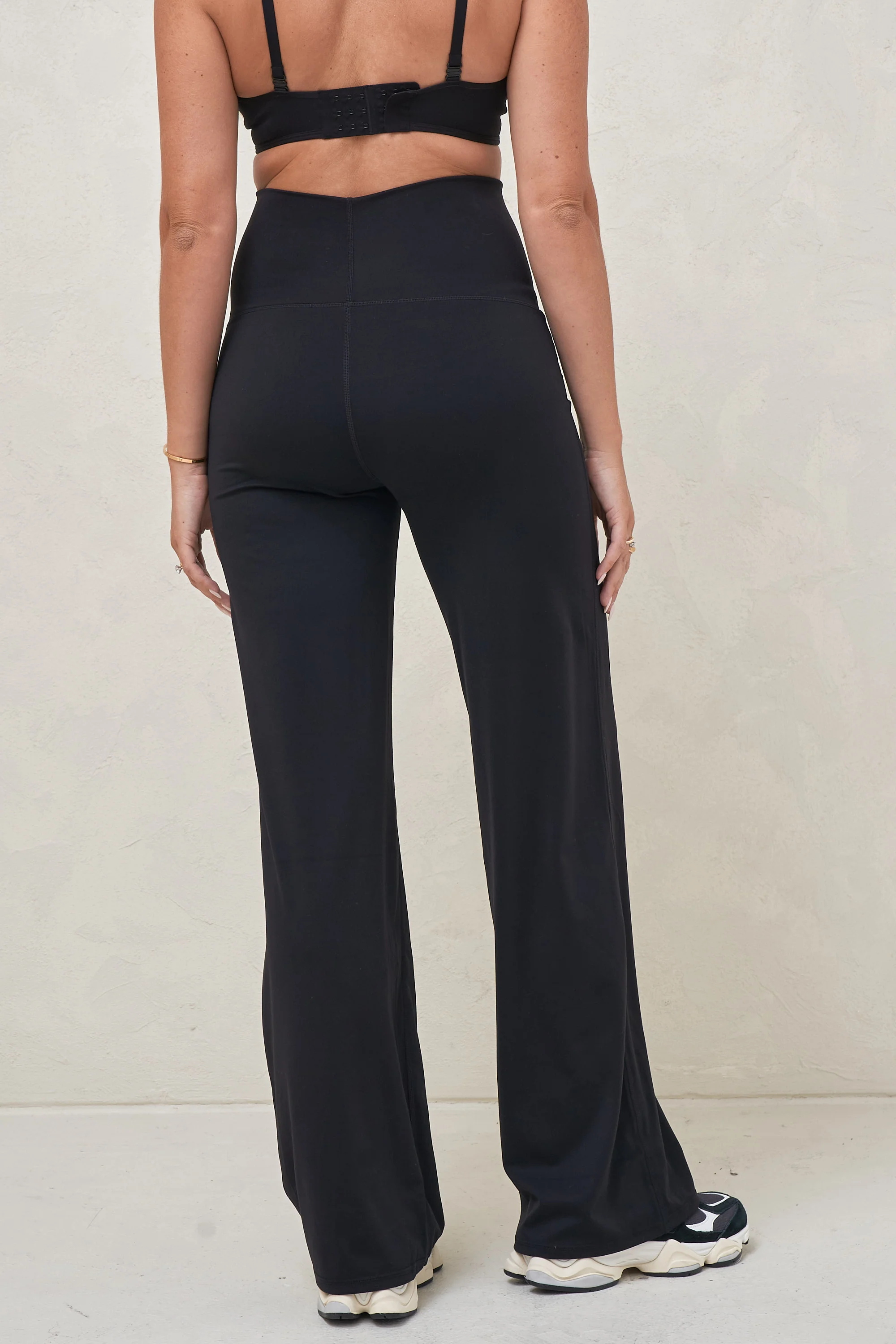 Bodybase Evolve Wide Leg Pant - Black - Image 3