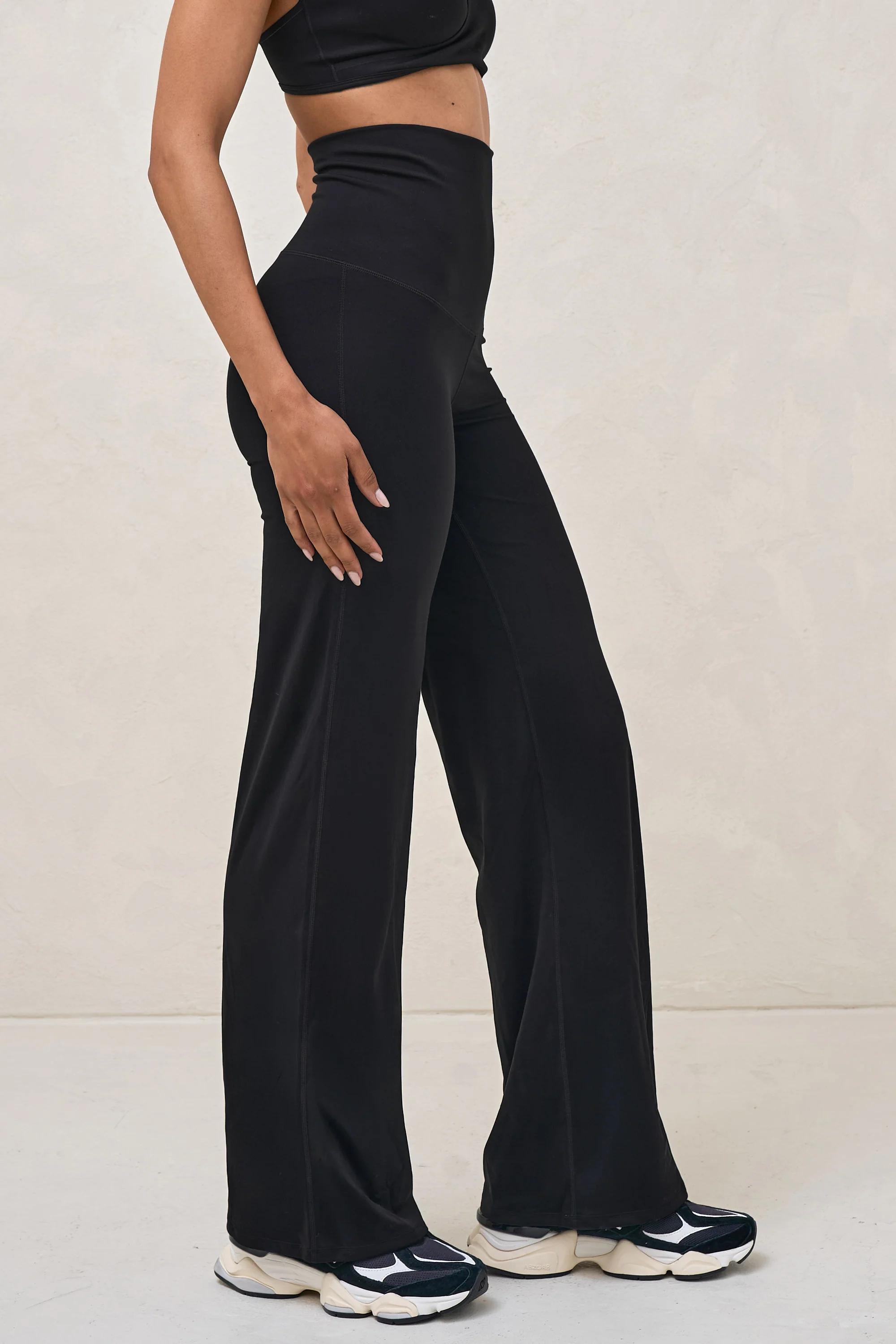 Bodybase Evolve Wide Leg Pant - Black - Image 6