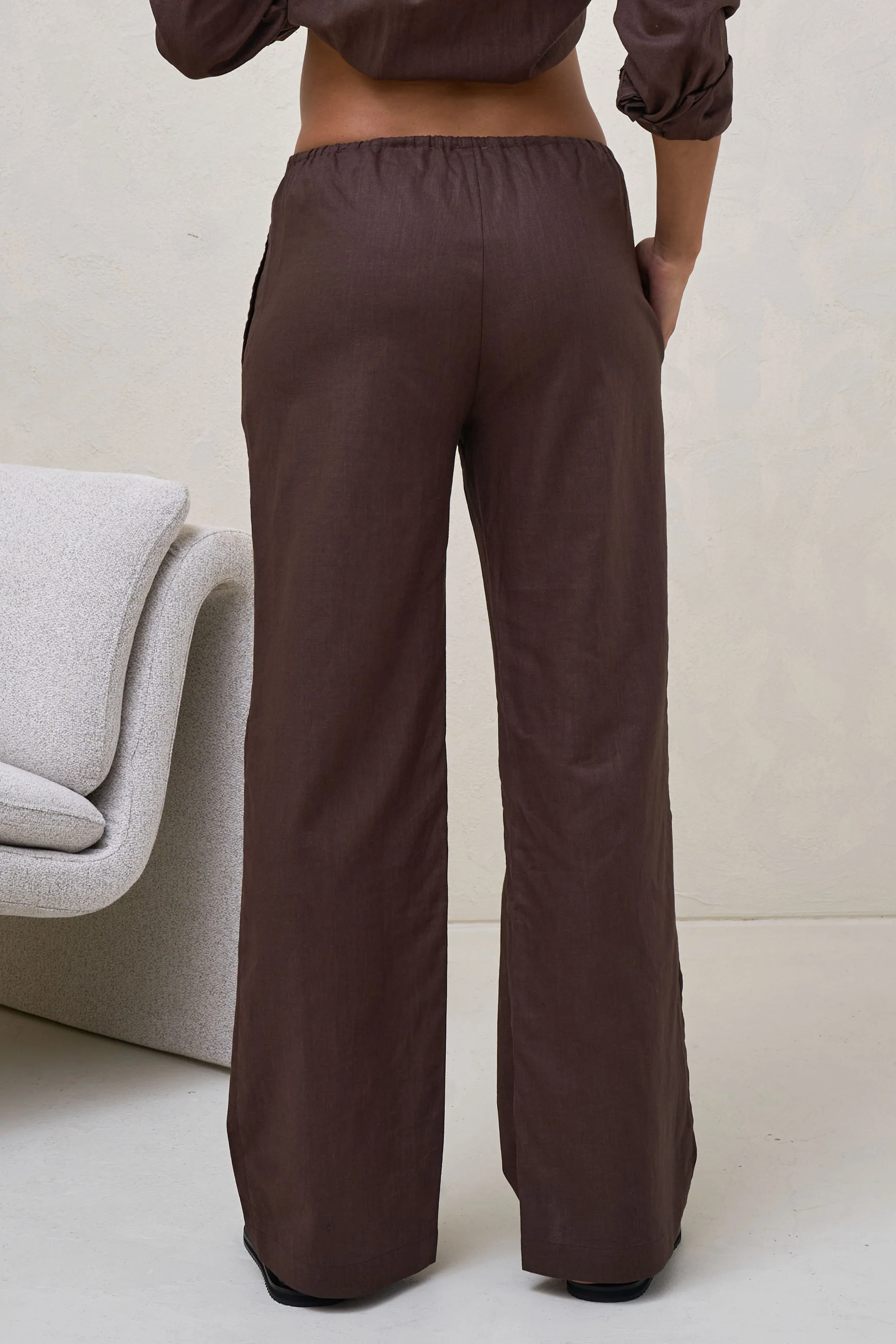 Timeless Wide Leg Linen Pant - Chocolate - Image 3