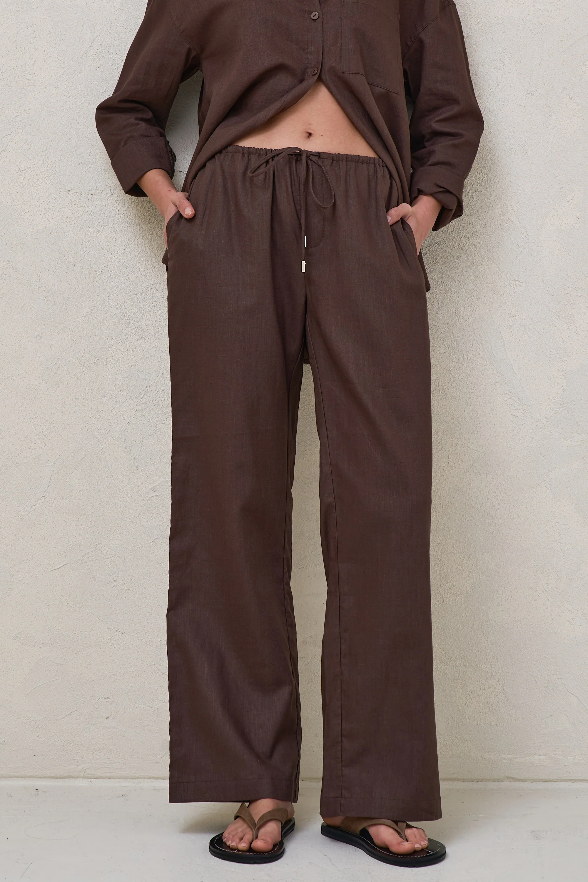 Timeless Wide Leg Linen Pant - Chocolate - Image 9