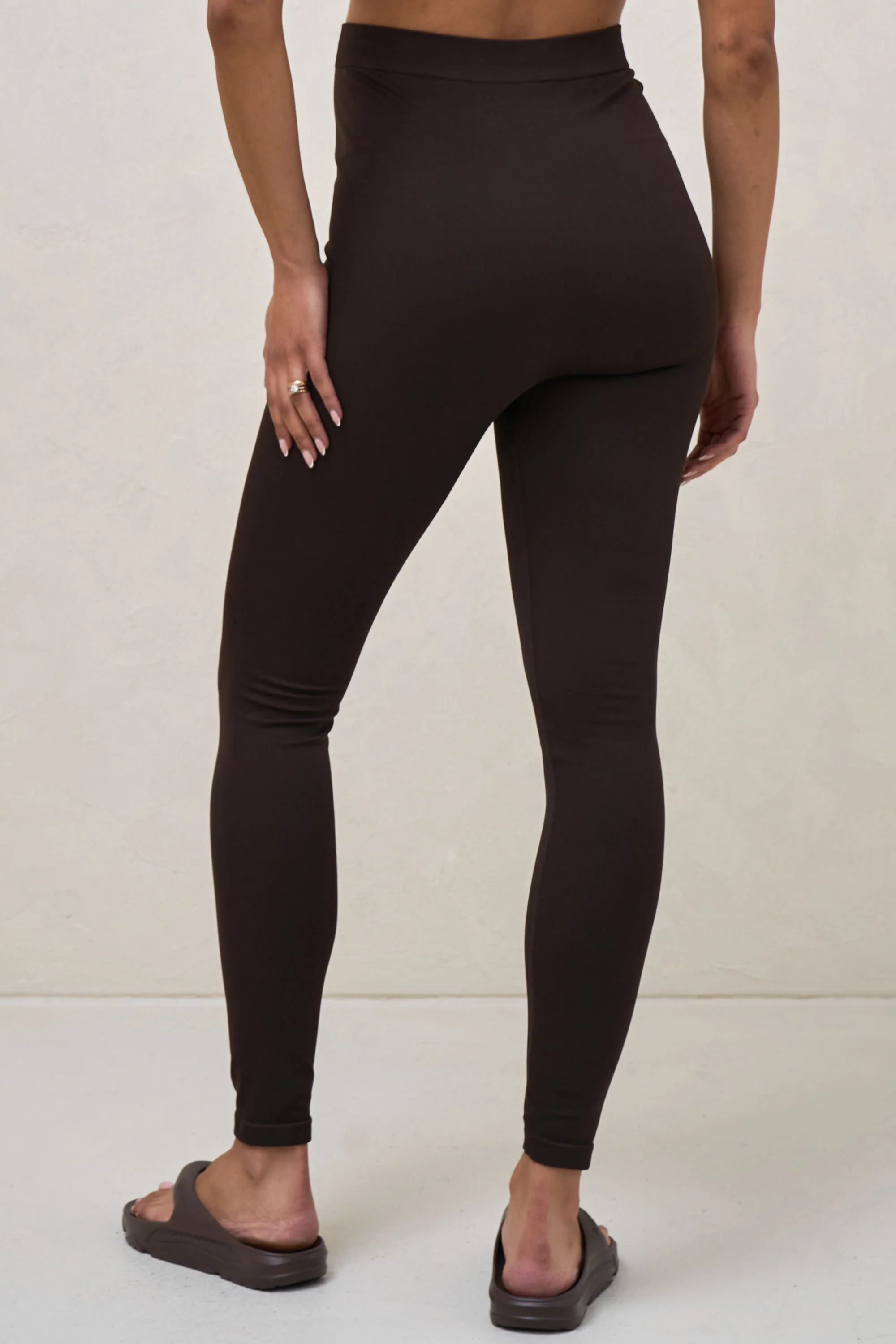 The Movement Legging - Chocolate - Image 3