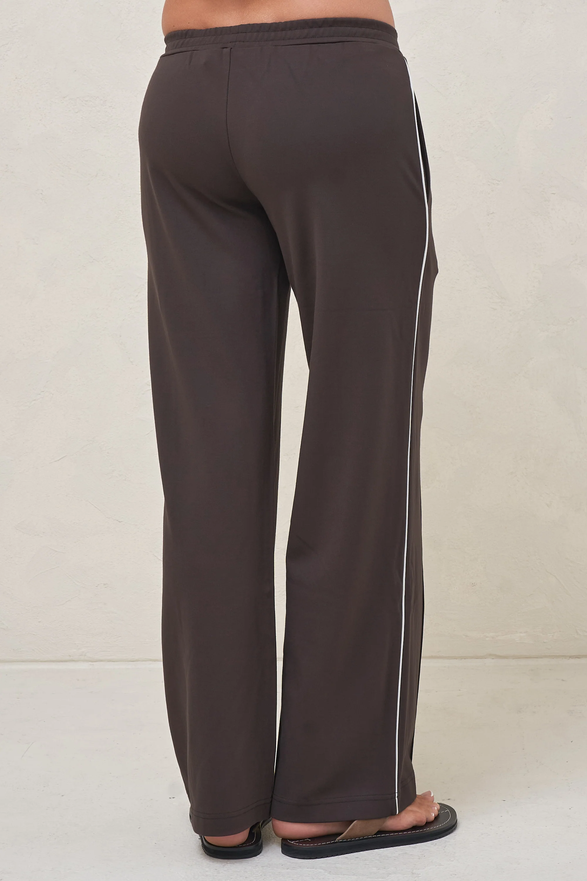Baseline Trackpant - Chocolate - Image 4